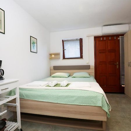 Apartment Matija Premantura Buitenkant foto