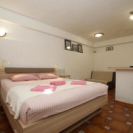 Apartment Matija Premantura Buitenkant foto